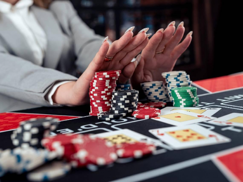 定期定額vs.有錢就歐印，30年後資產差2倍！一文揭分批買進的迷思：資金越晚投入，越難財富自由